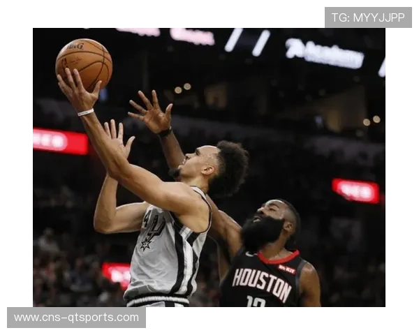 平民球队朗斯21年后再度登顶,财政紧缩下依靠定位球战术与精准引援创奇迹 平民球队朗斯21年后再度登顶,财政紧缩下依靠定位球战术与精准引援创奇迹